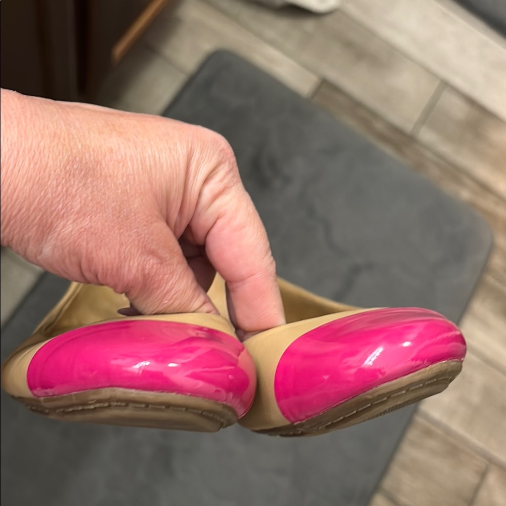 Alfani Tan and Pink Flats with Rounded Toe Design - Picture 6 of 7